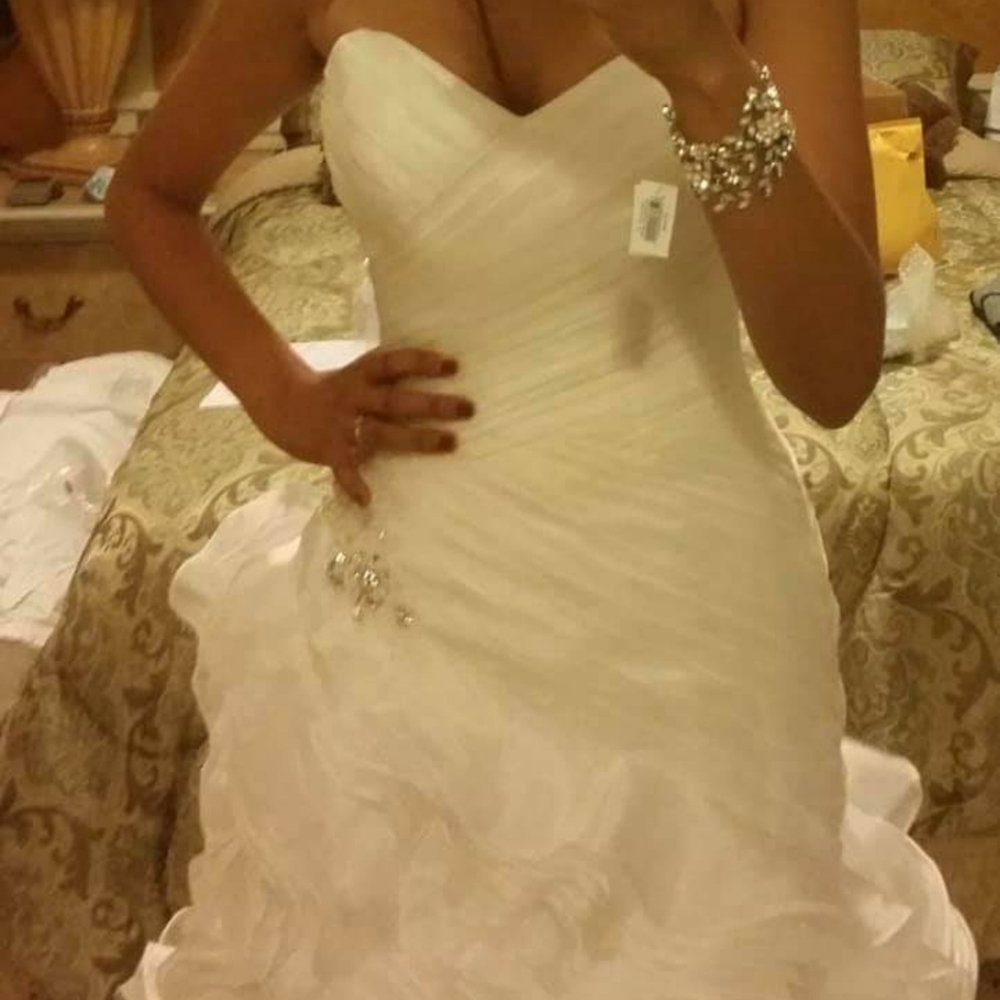 Maggie Sottero Wedding Dress Size 4 NWOT